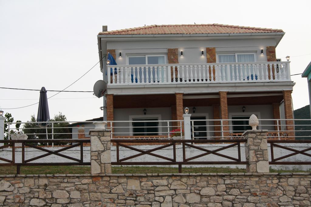 Laura Beach House أليكيس المظهر الخارجي الصورة