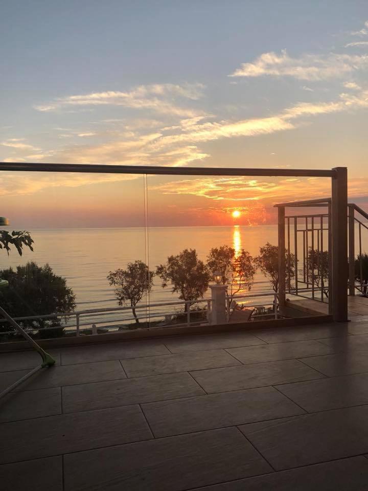 Laura Beach House أليكيس المظهر الخارجي الصورة